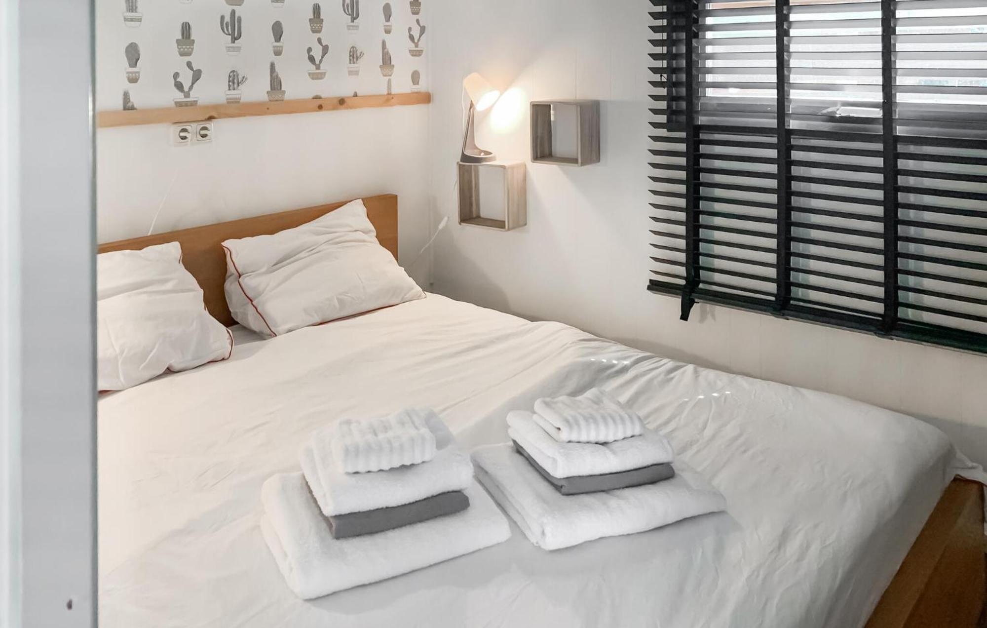 1 Bedroom Gorgeous Stacaravan In Hattemerbroek Esterno foto